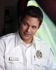 Immer im Einsatz um Leben zu retten: Matthew (Justin Bruening) ...