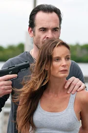 Fiona (Gabrielle Anwar) vereitelte einst ein geplantes Attentat des Terroristen Thomas O'Neill (Paul Blackthorne). Nun will O'Neill Rache!