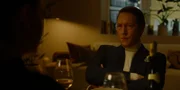 Adam (Simon J. Berger) ist bei Hermine zum Abendessen eingeladen. Er ist bereit, sie in Ruhe zu lassen, wenn sie ihm im Gegenzug hilft.