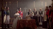 v.l.n.r.: Prinz Ernest (David Oakes), Herzog von Coburg (Andrew Bicknell), Königin Victoria (Jenna Coleman), Prinz Albert (Tom Hughes), Erzbischof von Canterbury (Peter Ivatts), Herzogin von Kent (Catherine Flemming), Herzog von Wellington (Peter Bowles) und König Leopold (Alex Jennings).