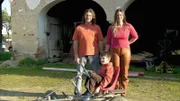 Im niederbayrischen Rotthalmünster haben sich Anja und Andreas für 98.000 Euro einen 3.000 Quadratmeter großen Vierseitenhof gekauft. Noch lebt das Paar mit seinem Sohn allein auf dem Anwesen.