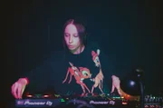 „Techno ist eine Frau“: Unter diesem Motto legten Musikerinnen wie Aleksandra Krajewska aka Bambi Uzi am 8. März im Warschauer Kulturpalast auf.