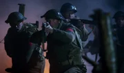 REENACTMENT - Sgt. Thompson führt seine Männer in die Schlacht.