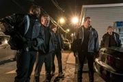 CAST: LaRoyce Hawkins as Kevin Atwater, Jason Beghe as Hank Voight, Elias Koteas as Alvin Olinsky, Jesse Lee Soffer as Jay Halstead, Jon Seda as Antonio Dawson.