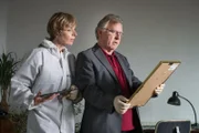 Prof. Dr. Sabine Rossi (Anna Stieblich, r.); Hajo Trautzschke (Andreas Schmidt-Schaller, r.)