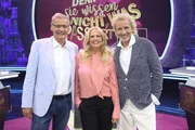Heute werden Barbara Schöneberger, Günther Jauch (l.) und Thomas Gottschalk live, d.h. komplett ohne Netz und doppelten Boden, ihre Schlagfertigkeit, Spielfreude und ihr grenzenloses Improvisationstalent unter Beweis stellen (Archivfoto).