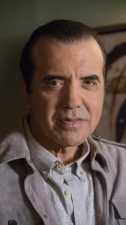 Frank Rizzoli Sr. (Chazz Palminteri) hat sich ein Jahr nicht bei seiner Familie gemeldet. Nun kehrt er zurück - mit schrecklichen Neuigkeiten...