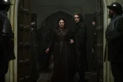 Margaret Beaufort (Michelle Fairley, l.); Henry VII. (Jacob Collins-Levy, r.)