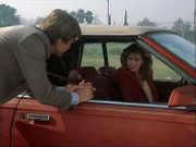 Face will das Nützliche mit dem Angenehmen verbinden und steigt bei Tawnia Baker in den Wagen...