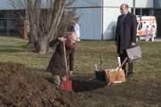 Prof. Kirsten Schmelich (Alexandra von Schwerin, l.); Wolfgang Berger (Horst Günter Marx, r.)