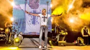 Matthias Reim – eine Schlager-Legende, die seit 35 Jahren im Musik-Business tätig ist. Sein Leben glich phasenweise einer Achterbahnfahrt, die mit Höhen und Tiefen verbunden war, doch aufgegeben hat der Sänger nie.