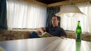 In seinen Wohnwagen zieht sich Holger zurück, wenn er sich und seine Bedürfnisse in der Beziehung mit Katharina nicht gesehen fühlt.