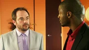 Jim Sterling (Mark Sheppard, l.) und Alec (Aldis Hodge)