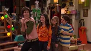 L-R: Spencer Shay (Jerry Trainor), Carly Shay (Miranda Cosgrove), Sam Puckett (Jennette McCurdy), Freddie Benson (Nathan Kress)