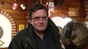 Christian, 55, ohne Beschäftigung. Kult Beisl Wien 10.