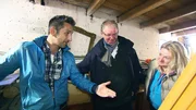 Trödelprofi Mauro Corradino (li.) mit Rolf und Sabine