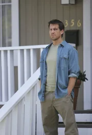 Susans Mutter öffnet Mike (James Denton) die Augen ...