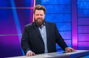 Schauspieler Antoine Monot Jr. steht in den Startlöchern für kniffelige Fragen aus dem prallen Leben beim Wissensquiz "Meister des Alltags".