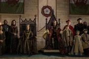 (v.l.n.r.) Margaret Beaufort (Michelle Fairley); Elizabeth of York (Jodie Comer); Henry VII. (Jacob Collins-Levy)