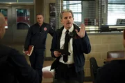 Kelly Severide (Taylor Kinney, l.), Chief Carl Grissom (Gary Cole)