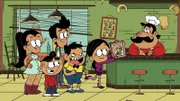Die Cousins und Cousinen fragen herum, wer die Frau auf den Bildern in Vitos Appartement sein könnte.  +++
