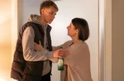 Sehr spät am Abend steht plötzlich Finn Mohrbach (Tristán López) betrunken in der Wohnung von Maria Weber (Annett Renneberg) und will zu seinem Boxtrainer Kai Hoffmann.