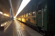 Händlerzug im Bahnhof Ulaanbaatar.