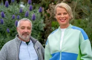 Die rbb Gartenzeit wird 20 Jahre und feiert dies mit einer Sondersendung. Am 1. Mai 2005 strahlte das rbb-Fernsehen zum ersten Mal die rbb Gartenzeit aus. Seitdem berichtete das Magazin in mehr als 450 Sendungen aus den schönsten Privat-Gärten und Parks unserer Region. Anlässlich ihres 20. Jubiläums gibt es in der Sondersendung eine kleine Zeitreise in die Vergangenheit der Gartenzeit. - Ulrike Finck und Thorsten Laute