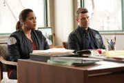 Gabriela Dawson (Monica Raymund), Matthew Casey (Jesse Spencer).
