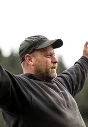 PORT PROTECTION, AK, USA: Timothy "Curly" Leach bereitet sich auf sein nächstes Projekt in Port Protection, AK, vor.