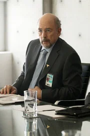 Dr. Aaron Glassman (Richard Schiff) +++ Die Verwendung des sendungsbezogenen Materials ist nur mit dem Hinweis und Verlinkung auf RTL+ gestattet.