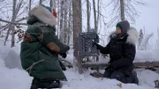 Clare und Mario stellen während der Wintersaison Marderfallen auf. (National Geographic)