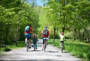 Der Frühling ist da - und das heißt auch wieder: Fahrrad aus dem Keller holen und losradeln! Live und mittendrin vom Fietsenfest in Haltern am See. Ganz entspannt eine Runde um den Stausee - oder spektakulär mit irren Mountainbike-Tricks. Die ganze Palette ist dabei! Und Profis geben Tipps, um das Rad wieder fit zu machen, und zeigen die neuesten Trends.
