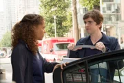 Dr. Claire Browne (Antonia Thomas), Dr. Shaun Murphy (Freddie Highmore) +++ Die Verwendung des sendungsbezogenen Materials ist nur mit dem Hinweis und Verlinkung auf RTL+ gestattet.