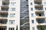 Ein im Sanierungsprozess befindliches Mietshaus in Berlin Kreuzberg in der Radio Bremen‐Reportage "Rabiat: Mieten? Kaufen? Wahnsinn!".