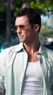 Um einen Versicherungsbetrüger auf die Spur zu kommen, lässt sich Michael Westen (Jeffrey Donovan) auf ein gefährliches Spiel ein.