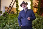 Hopfen, Hefe, Braugerste in Form von Malz und Wasser braucht man zum Bierbrauen. Harald Lesch zeigt, in welcher dieser Zutaten sich Gentechnik "versteckt".