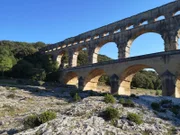 Das Aquädukt von Nîmes ist das größte bis heute erhaltene römische Bauwerk in Europa. Tausende Arbeiter waren an dem monumentalen Bau auf einer Strecke von 50 Kilometern beschäftigt.