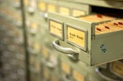 Die Daten von Millionen deutscher Soldaten lagern im Archiv des Volksbundes deutscher Kriegsgräberfürsorge in Kassel.