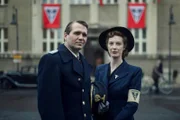 l-r: Robert Schulz (Pierre Kiwitt), Hannie Lessing (Luise Wolfram)