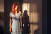Evie (Eleanor Tomlinson)