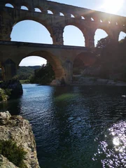 Mit der Konstruktion der Aquäduktbrücke Pont du Gard schaffen deren römischen Architekten und Ingenieure ein technisches Meisterwerk.