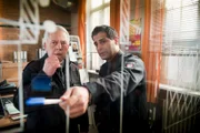 Im PK 21 versuchen Tarik (Serhat Cokgezen, r.) und Wolle (Harald Maack, l.), Klarheit in den Fall zu bringen.
