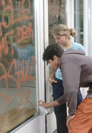 v.l.: Timo (Marco Soumikh), Britta (Louisa Herfert)