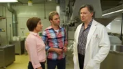 Katrin Börensen (Claudia Schmutzler) und Nils Theede (Jonas Laux, M.) ermitteln im Mordfall Jürgen Frenzen.