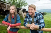 Felix zeigt Paulina seine Mutterherde.