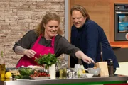 Kandidatin Saskia Wangler und Moderator Björn Freitag