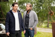 Tobias (Markus Brandl, l.) und Markus (Sebastian Ströbel, r.) überlegen, wohin die beiden alten Herren aufgebrochen sein könnten.