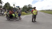 Pures Abenteuer und tropische Paradiese: ZDF-Korrespondent Johannes Hano und sein Team reisen in einer einmotorigen Propellermaschine zu den "Schatzinseln" im Pazifik.