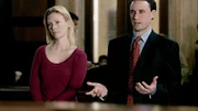 Kim Brody (January Jones) wird des Mordes an einem Mafiosi beschuldigt und lässt sich von dem Anwalt Peter Berbatov (Greg Keller) vertreten.